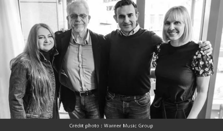 You are currently viewing Warner Music Group prend une participation dans le leadershiphongroisLabel Magnéoton